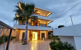 Finikas Suites & Apartments 10Min From Athens Airport